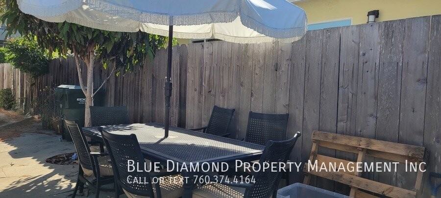 2043 Edinburg Ave - Photo 2 of 12