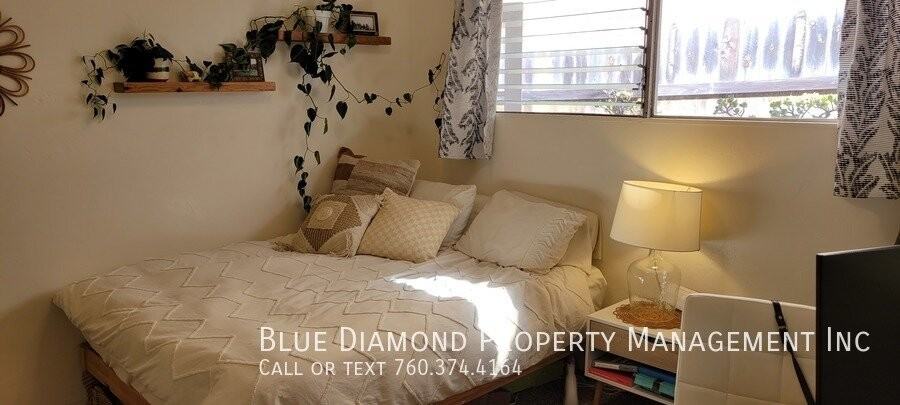 2043 Edinburg Ave - Photo 6 of 12