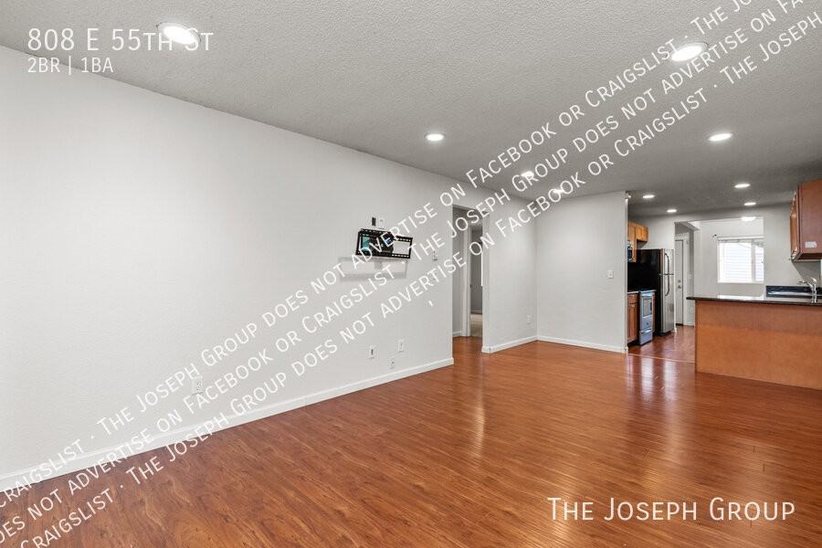 808 E 55th St - Photo 3 of 32