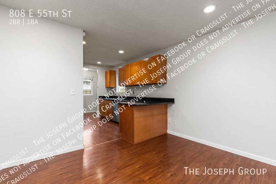 808 E 55th St - Photo 6 of 32
