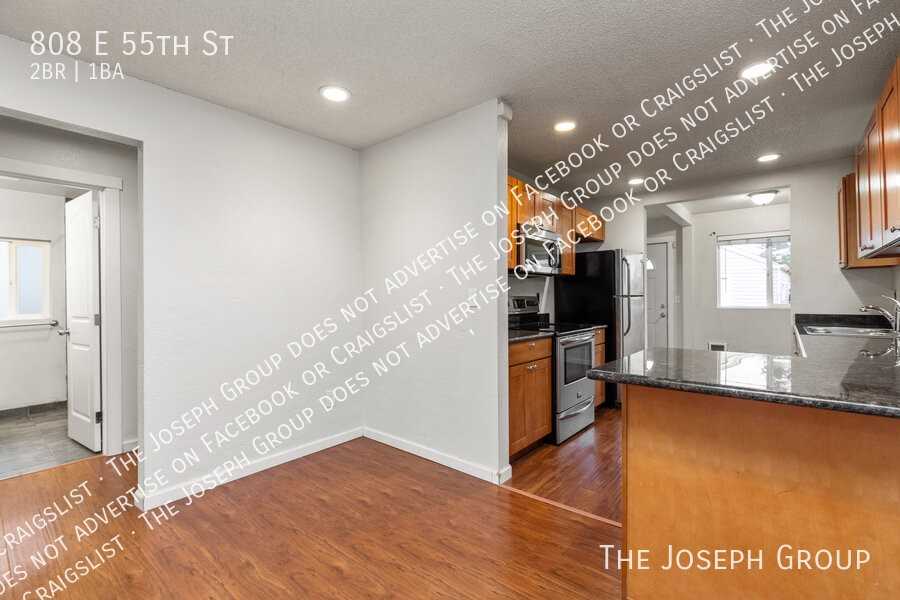 808 E 55th St - Photo 7 of 32
