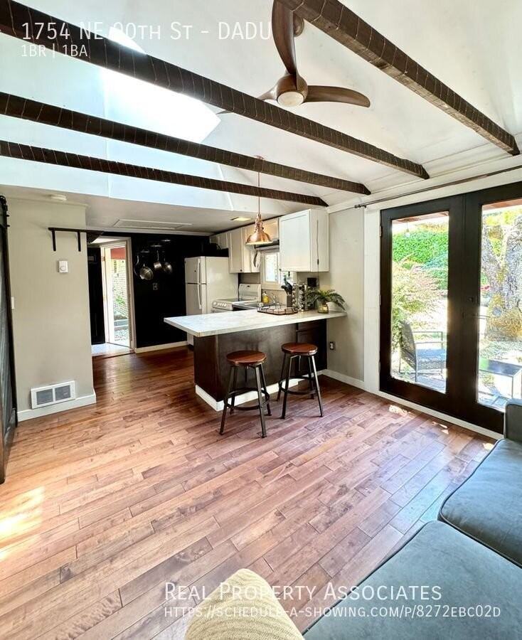 1754 Ne 90th St #DADU - Photo 2 of 9