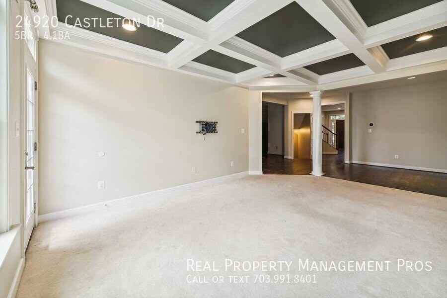 24920 Castleton Dr - Photo 4 of 50
