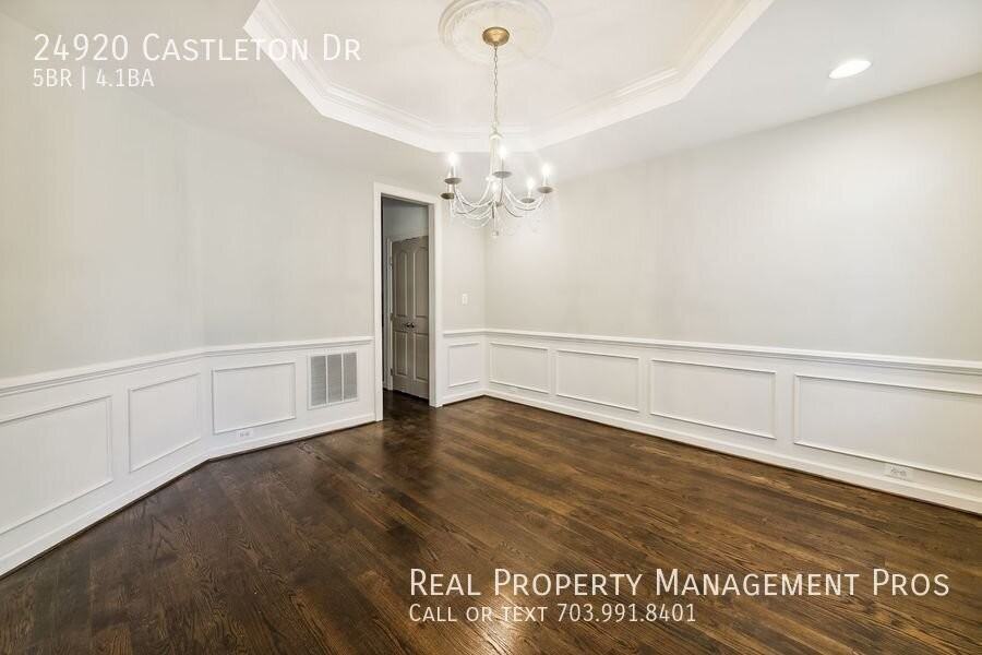 24920 Castleton Dr - Photo 6 of 50