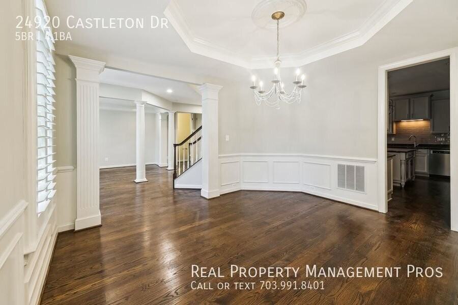 24920 Castleton Dr - Photo 7 of 50