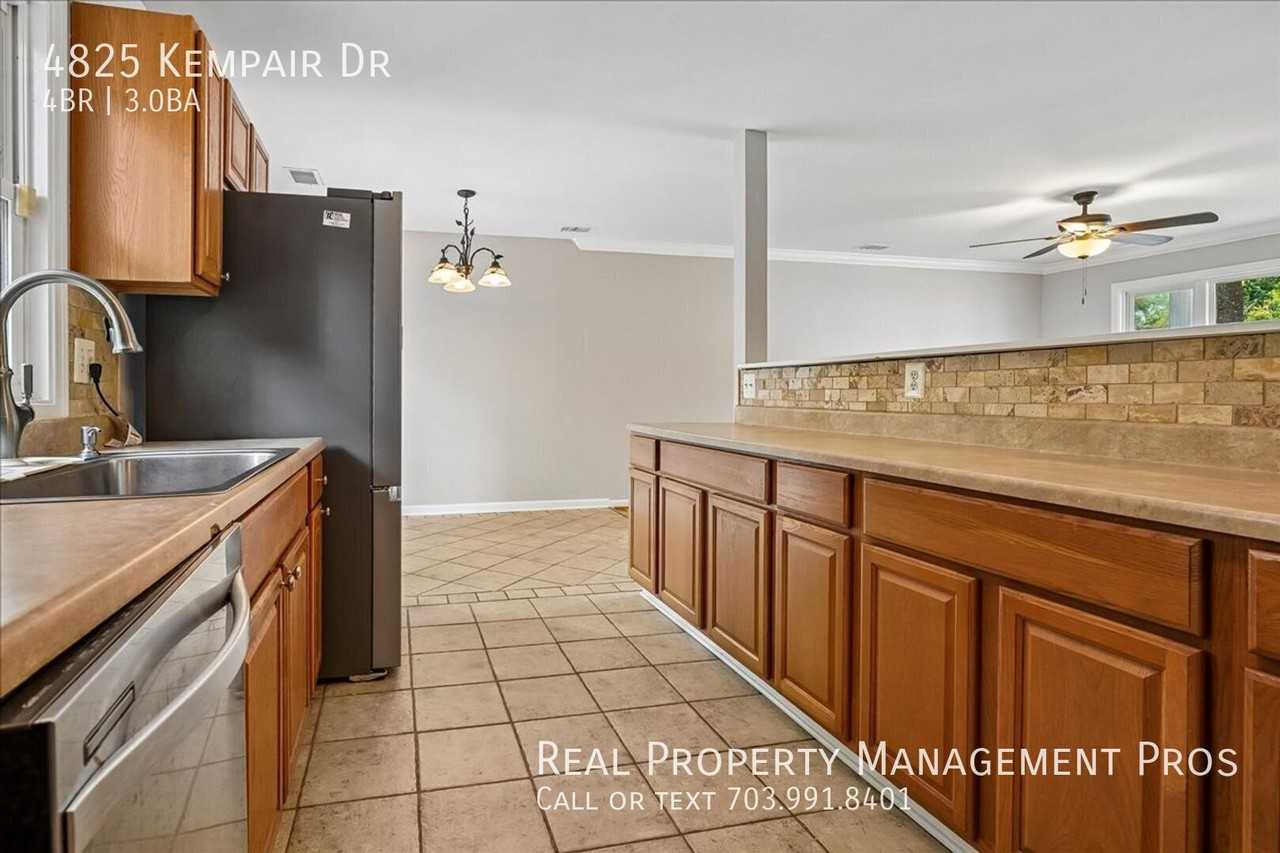 4825 Kempair Dr - Photo 6 of 26