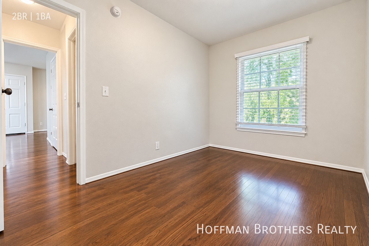 5961 Cahuenga Blvd #C - Photo 5 of 11