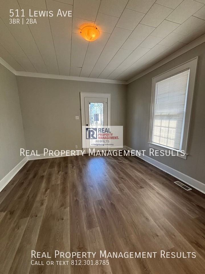 511 Lewis Ave - Photo 3 of 19