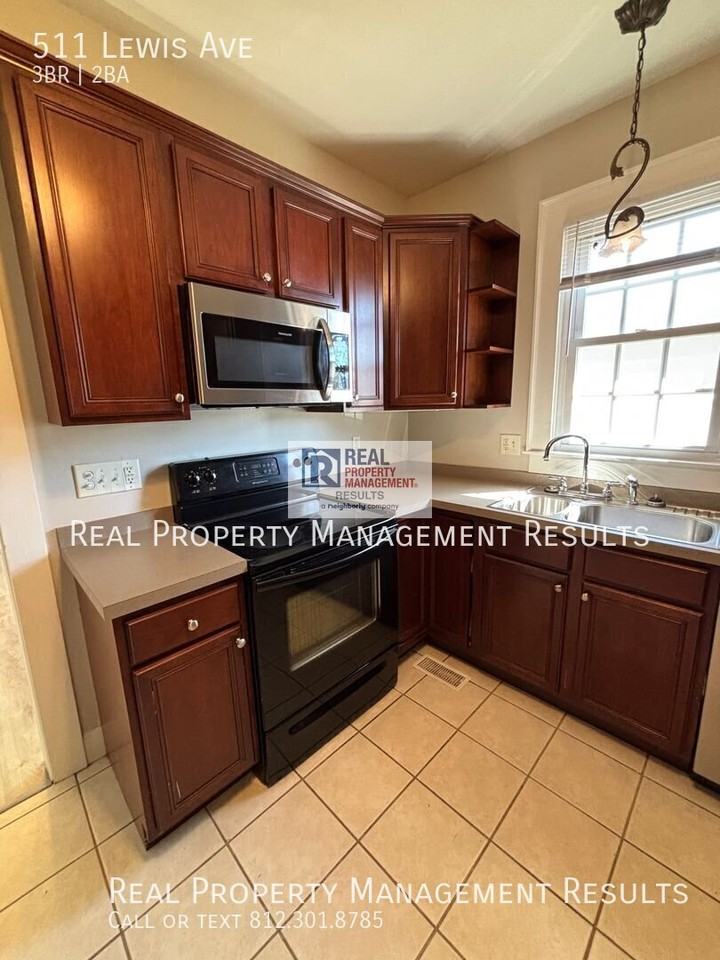 511 Lewis Ave - Photo 6 of 19