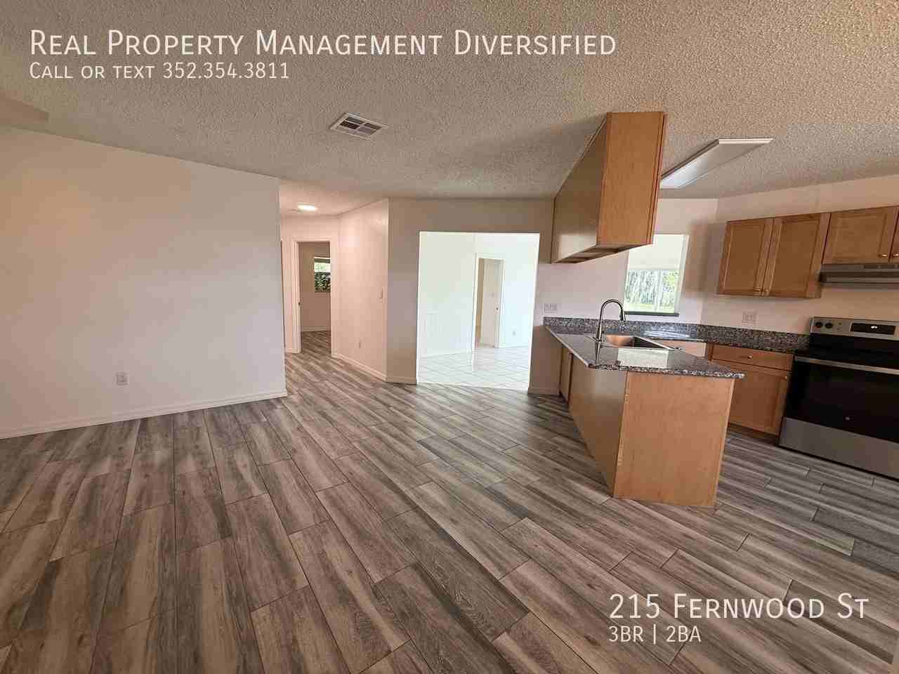 215 Fernwood St - Photo 3 of 18