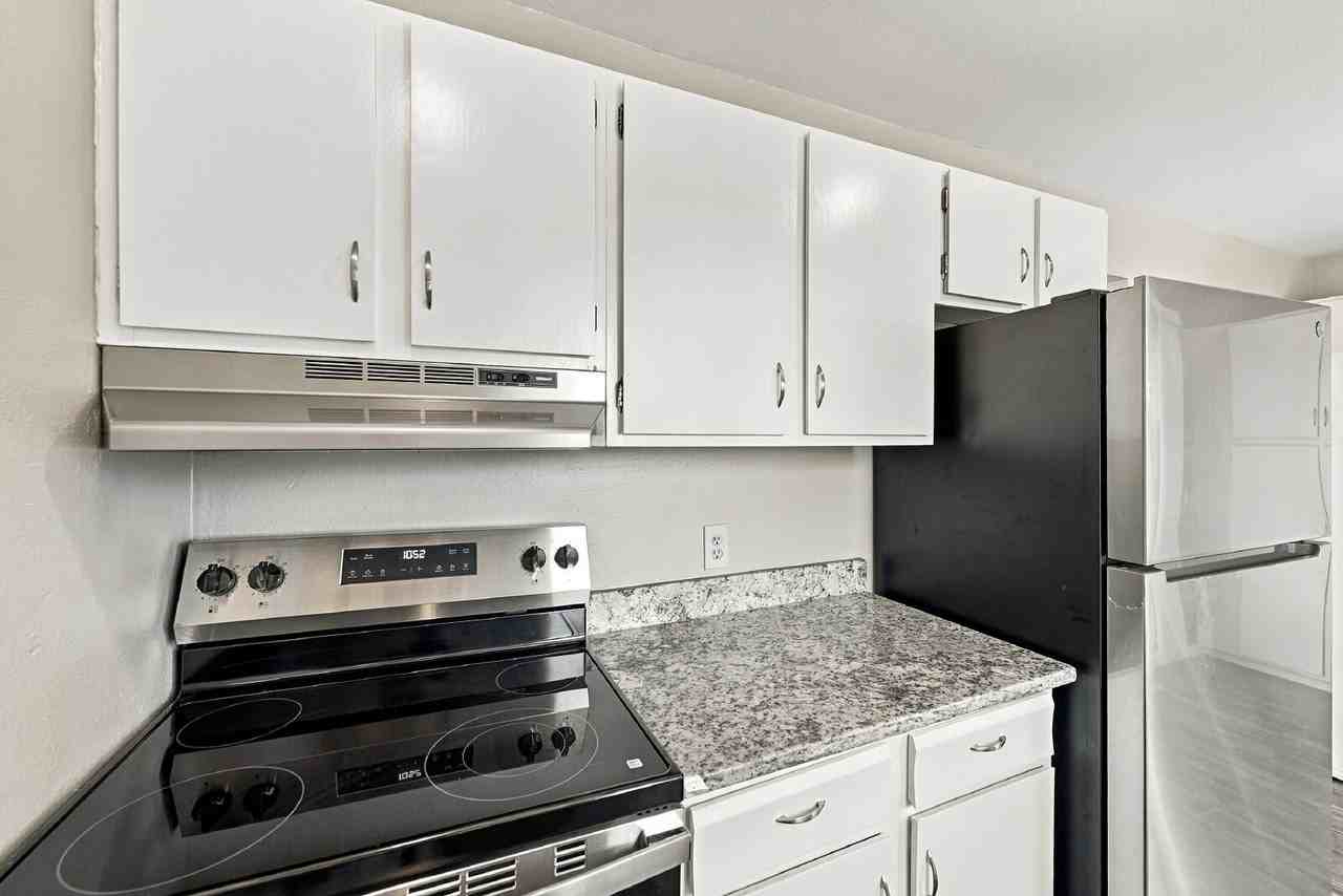 4334 W Pondview Dr - Photo 5 of 41