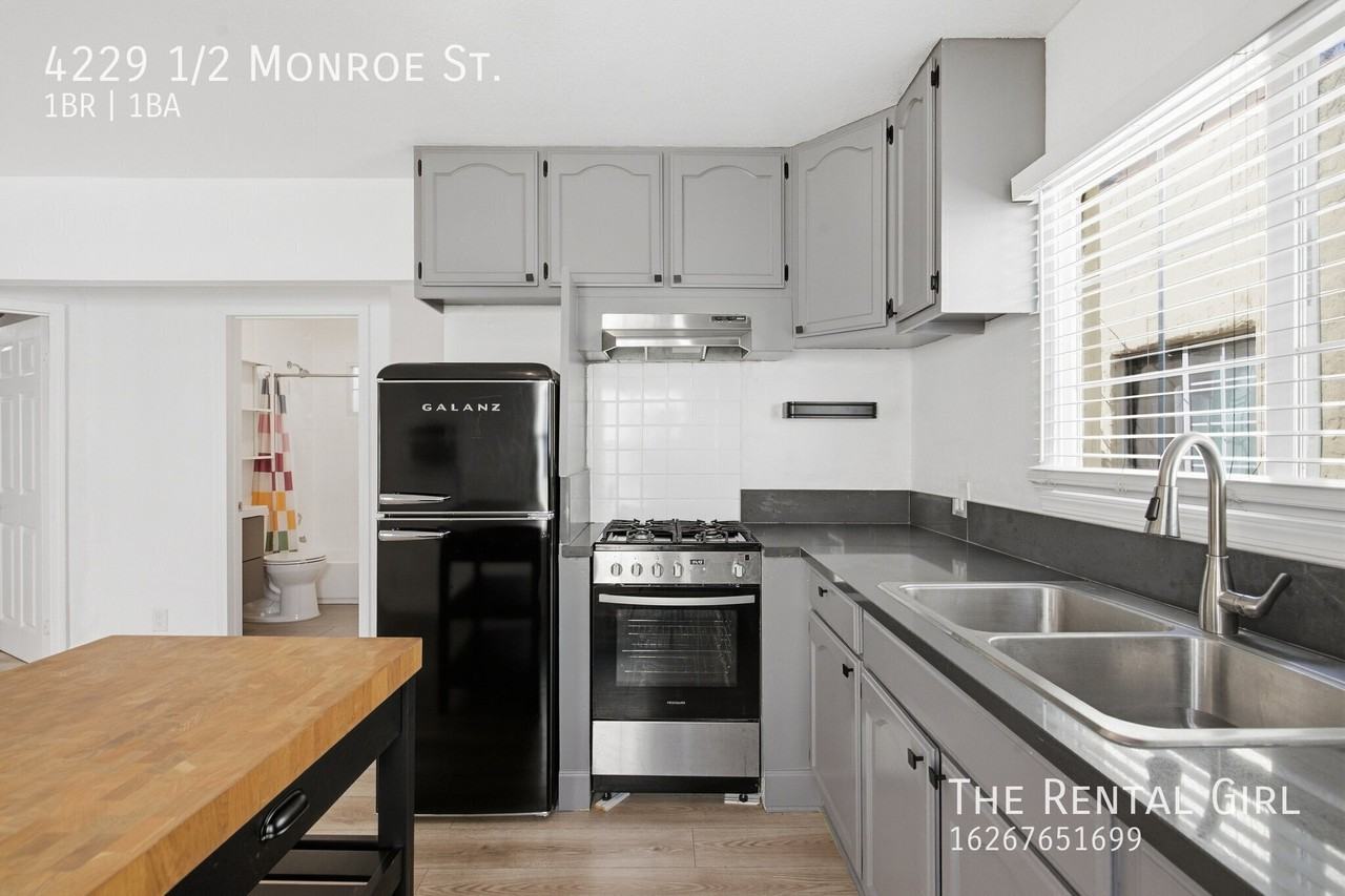 4229 1/2 Monroe St - Photo 4 of 13