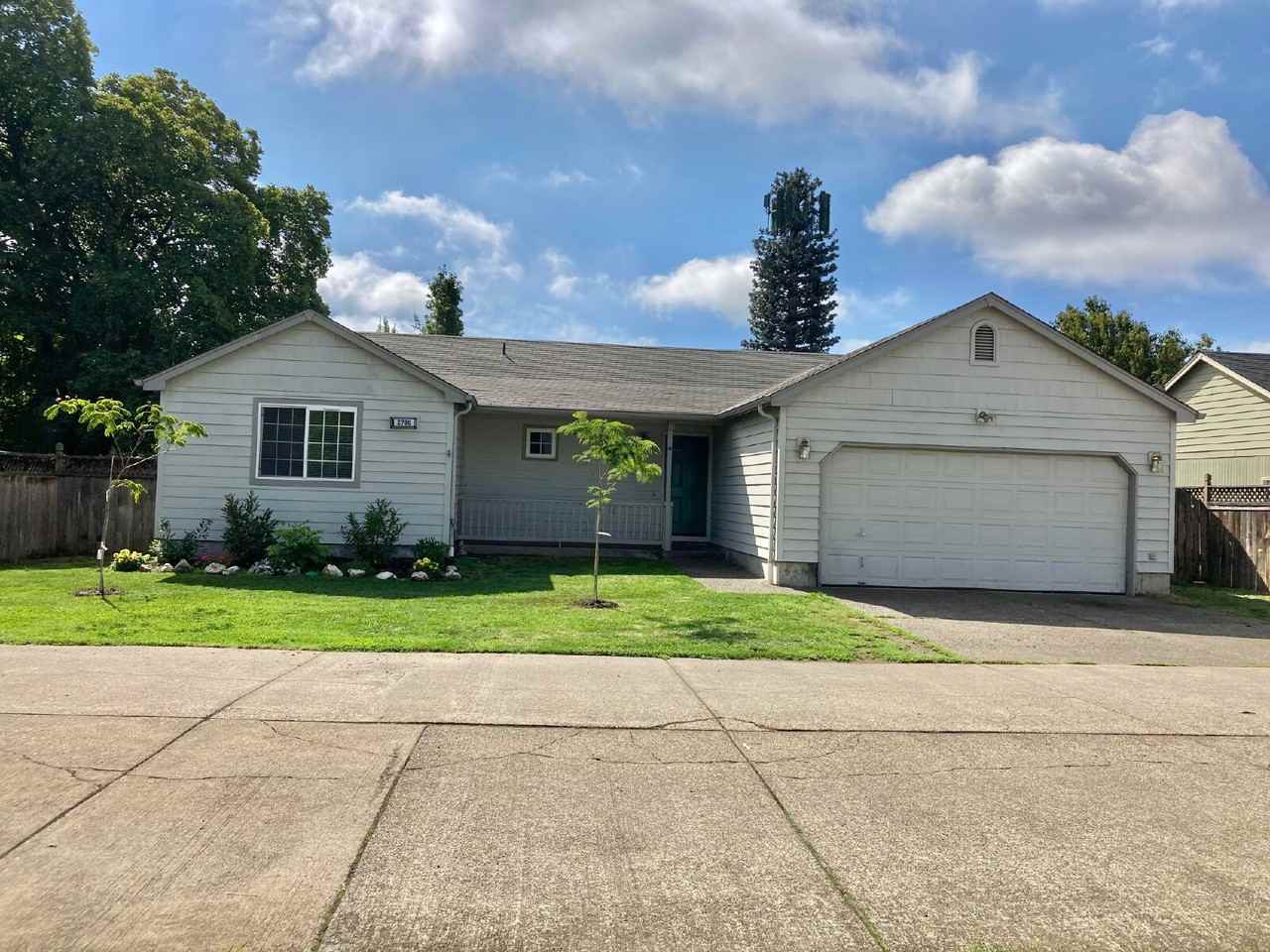 2786 Stark St - Photo 2 of 15