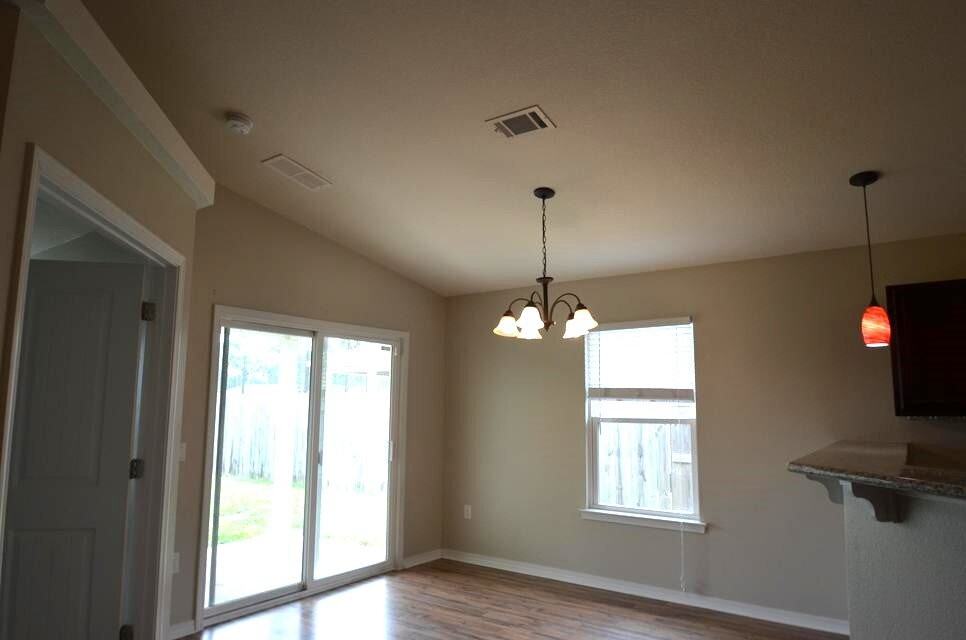 8197 Sierra St - Photo 6 of 14