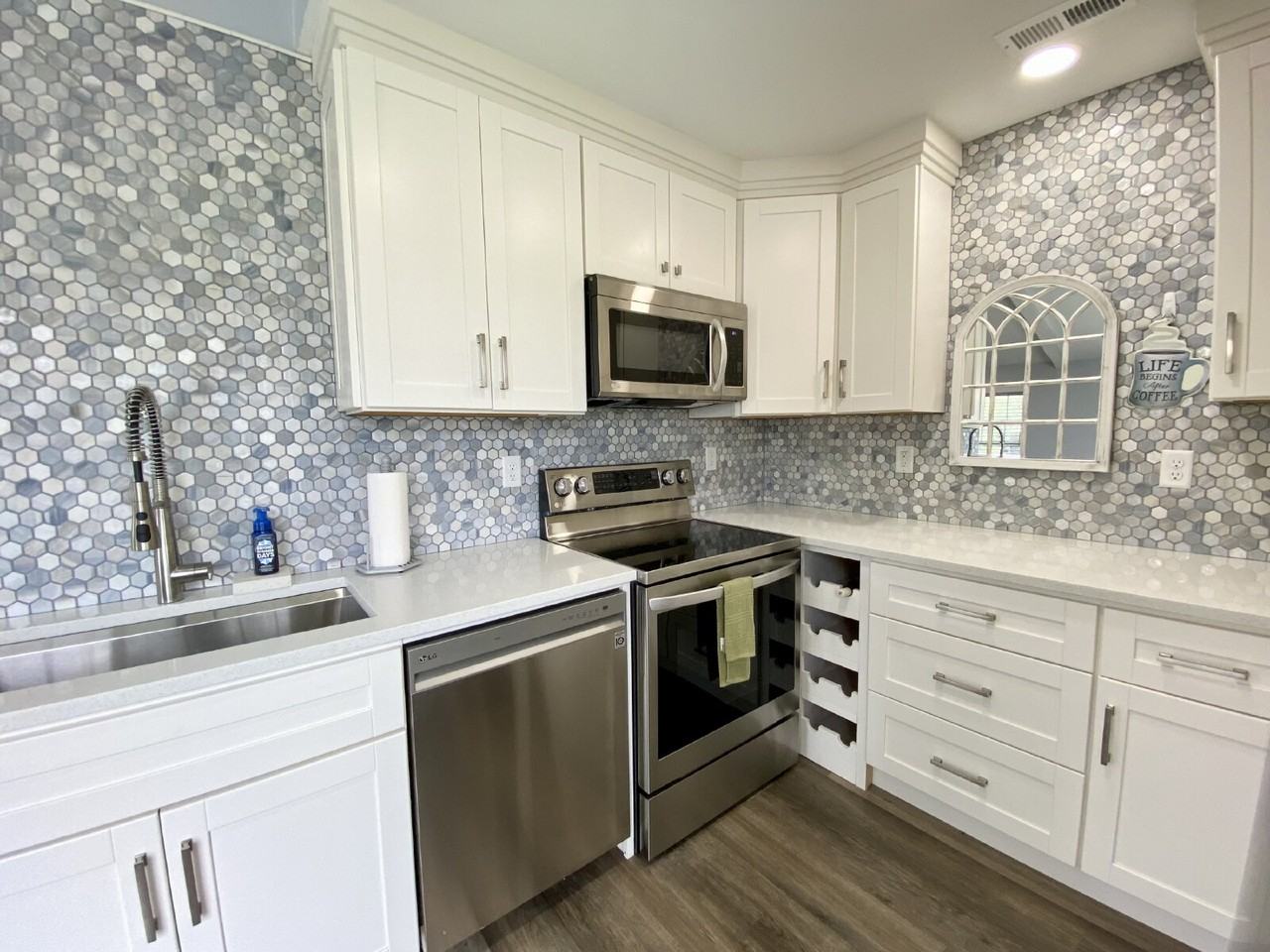12 Old South Ct Apt C - Photo 5 of 18