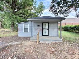 featured image of 3100 Travis Rd