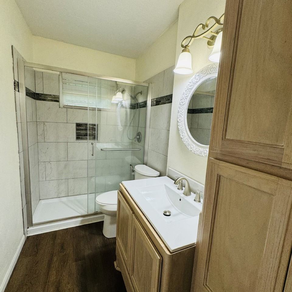 306 Landry Dr - Photo 5 of 13