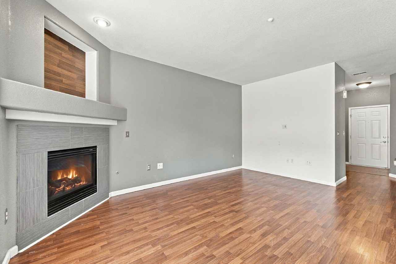 9557 W San Juan Cir #101 - Photo 4 of 33