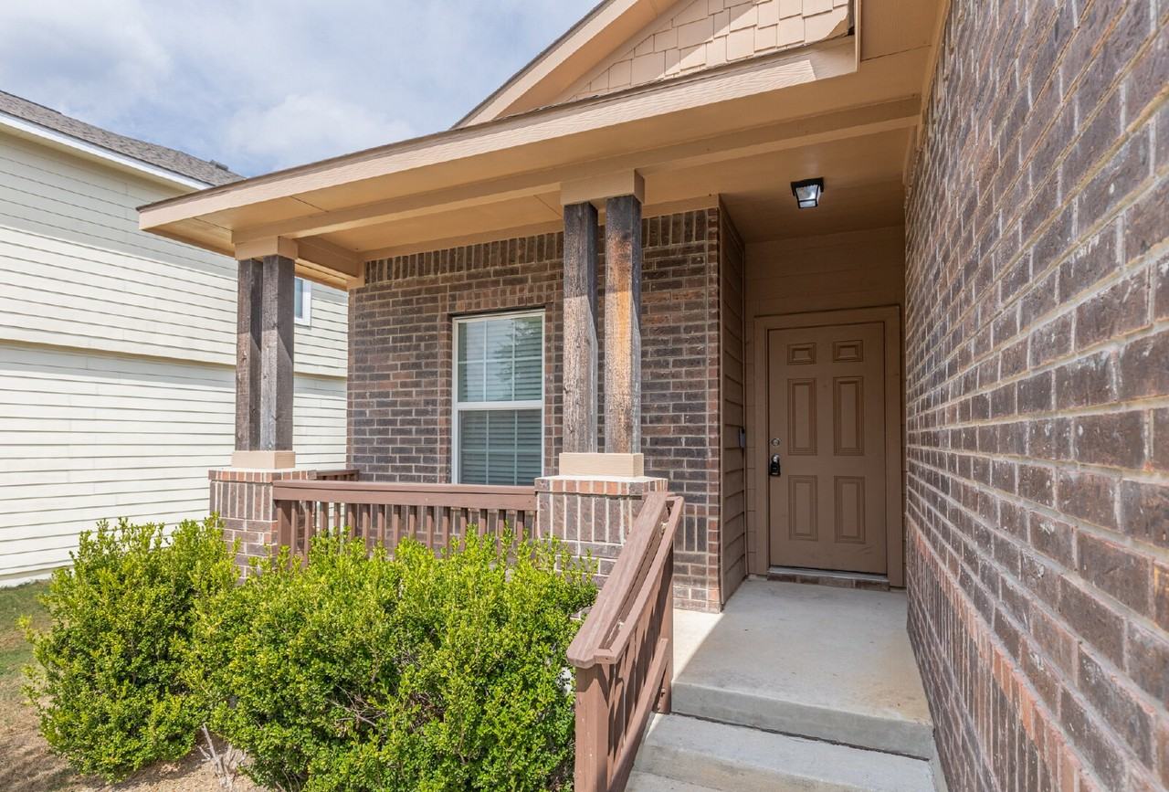 11403 Dodson Trl - Photo 4 of 33
