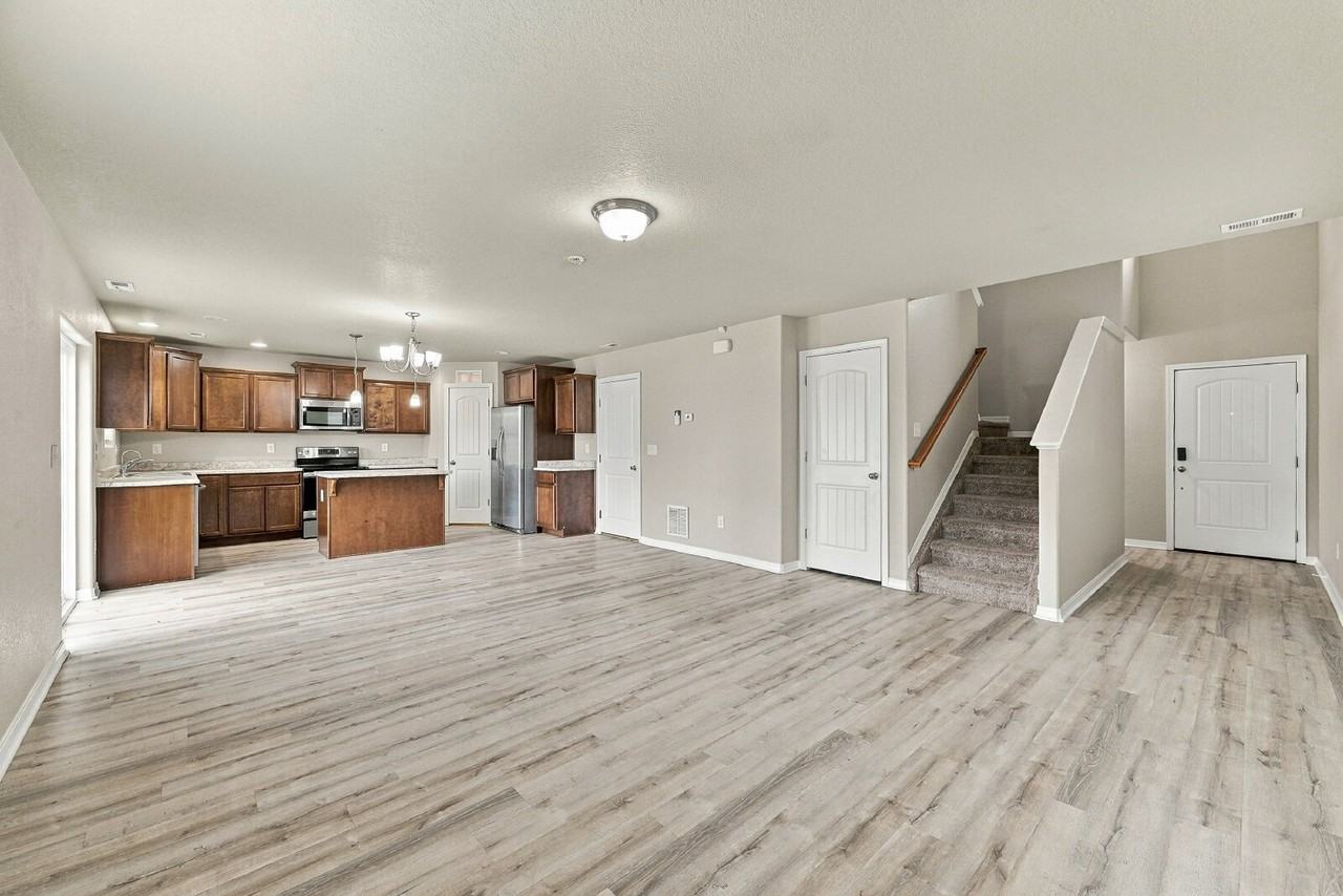 11005 Quercia Cir - Photo 7 of 36