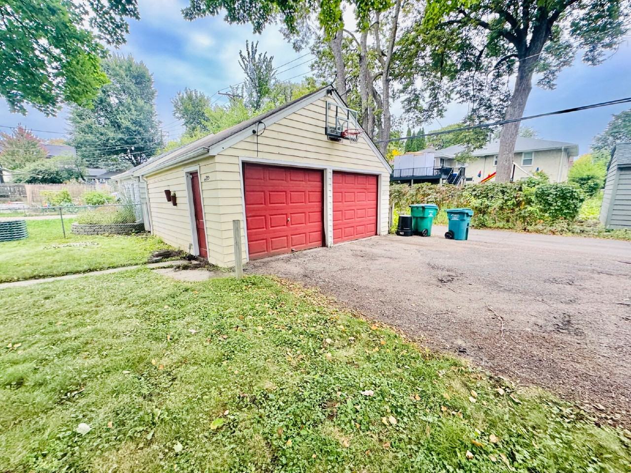 2925 Toledo Ave S - Photo 2 of 26