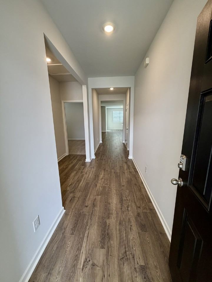 4066 Amelia Ln - Photo 4 of 45