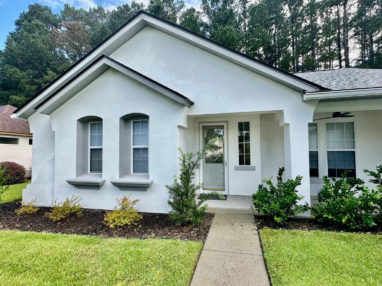 310 Hampton Pl - Photo 4 of 36