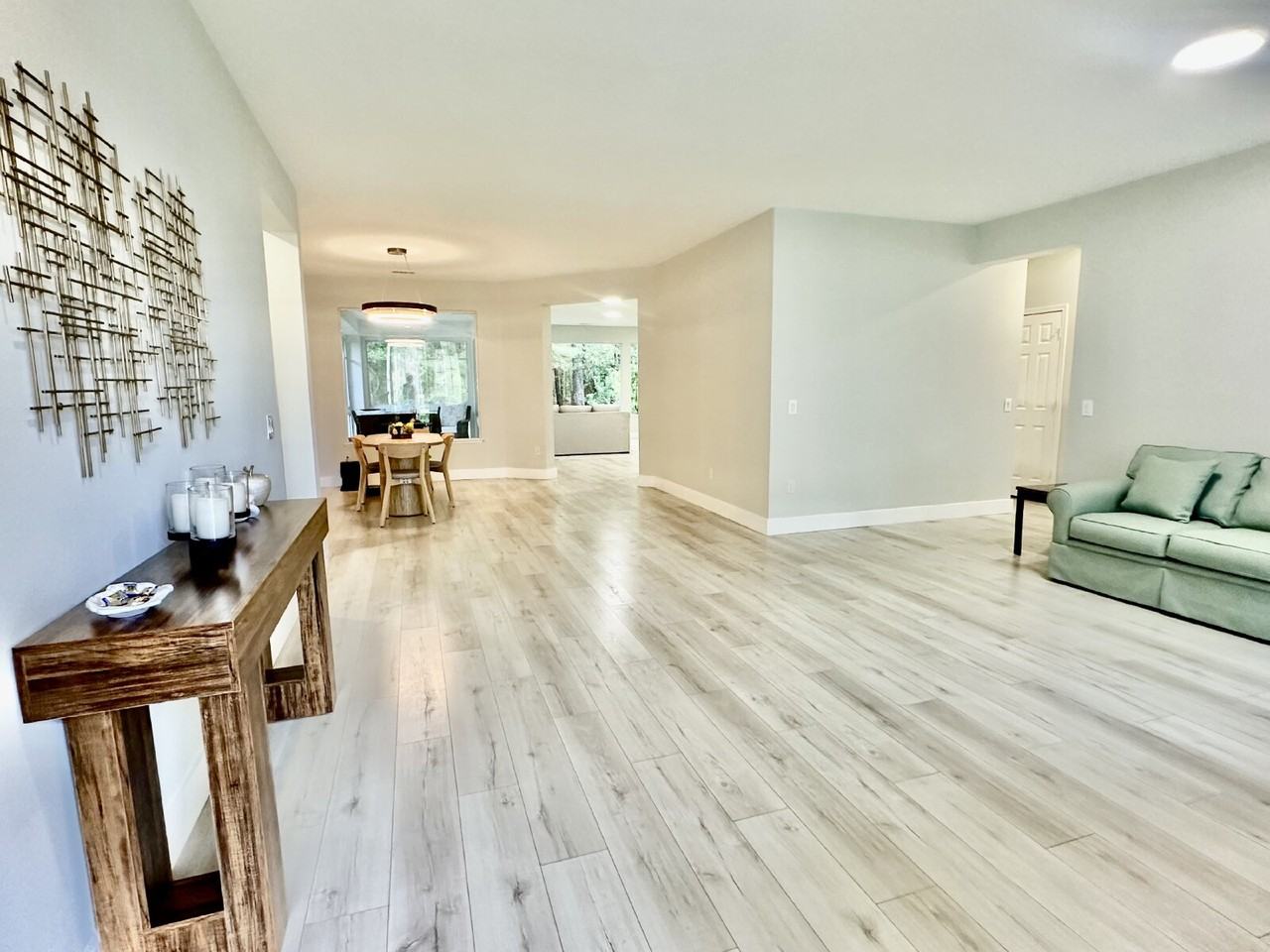 310 Hampton Pl - Photo 6 of 36
