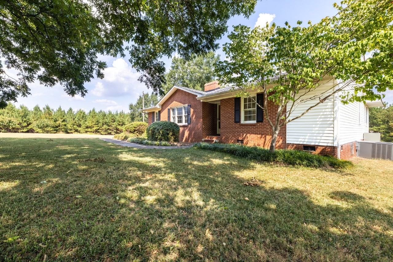 3691 Lesslie Hwy - Photo 3 of 36