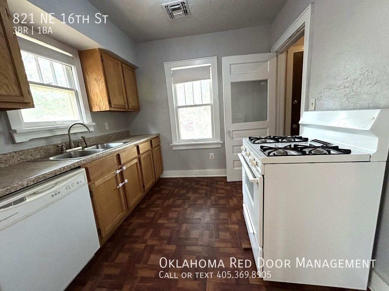 821 Ne 16th St - Photo 5 of 11
