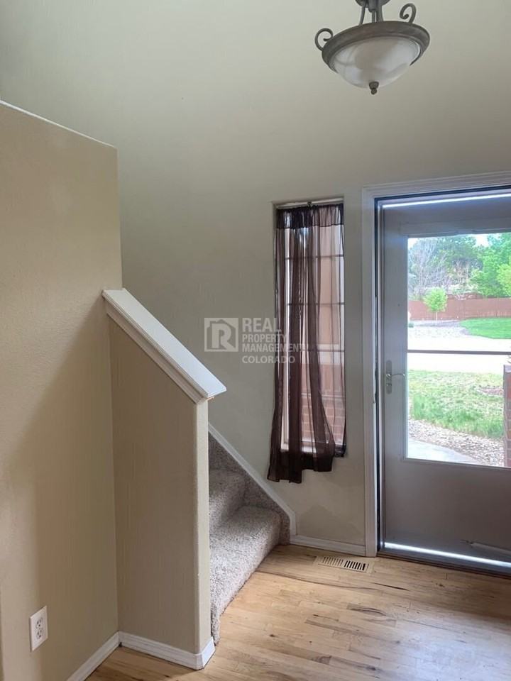 240 Avocet Loop - Photo 3 of 23