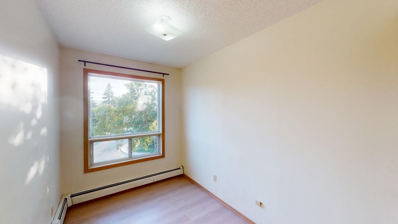 304, 4304 75 Street NW - Photo 5 of 11