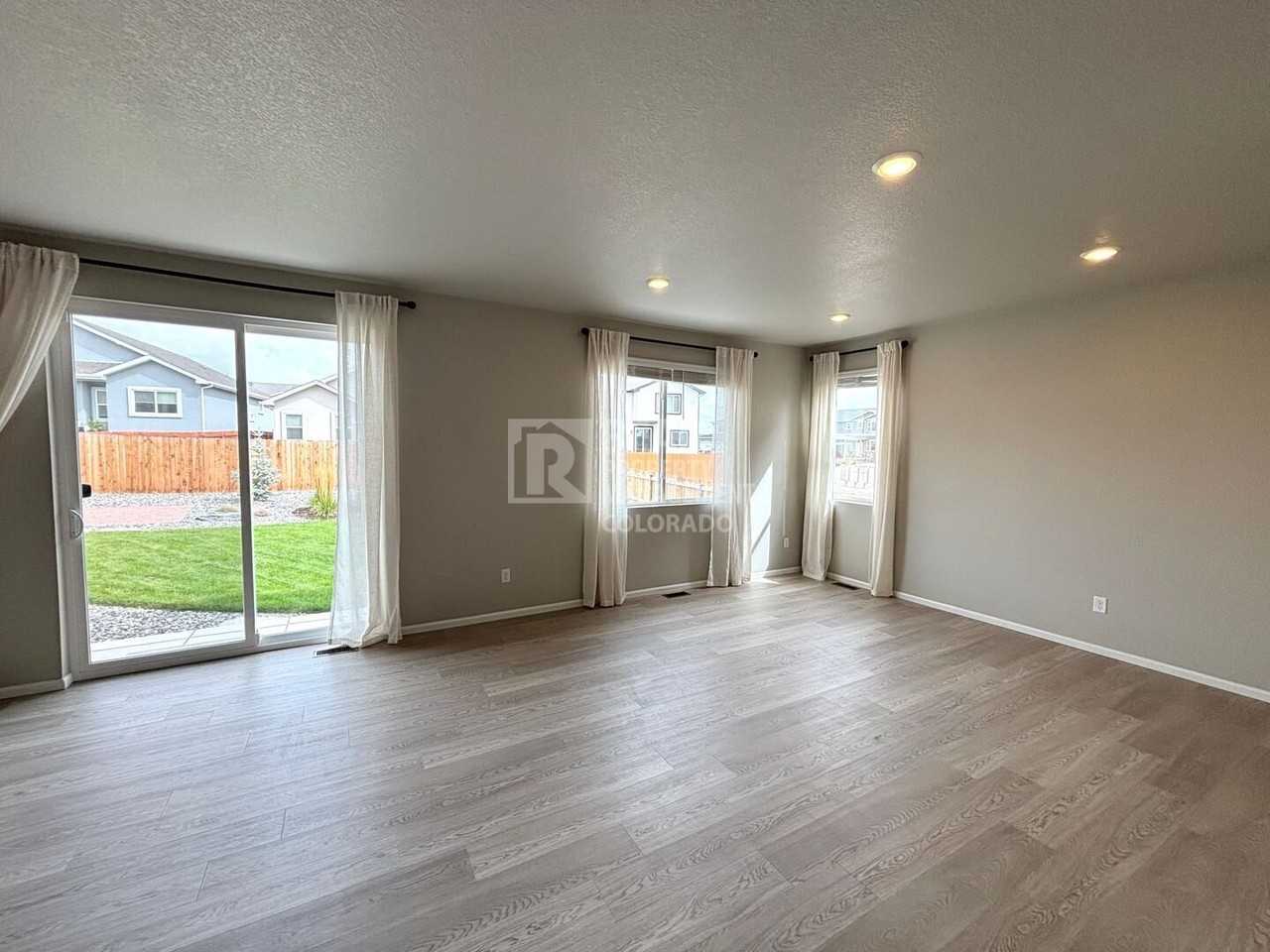 13470 Valley Peak Dr - Photo 2 of 24