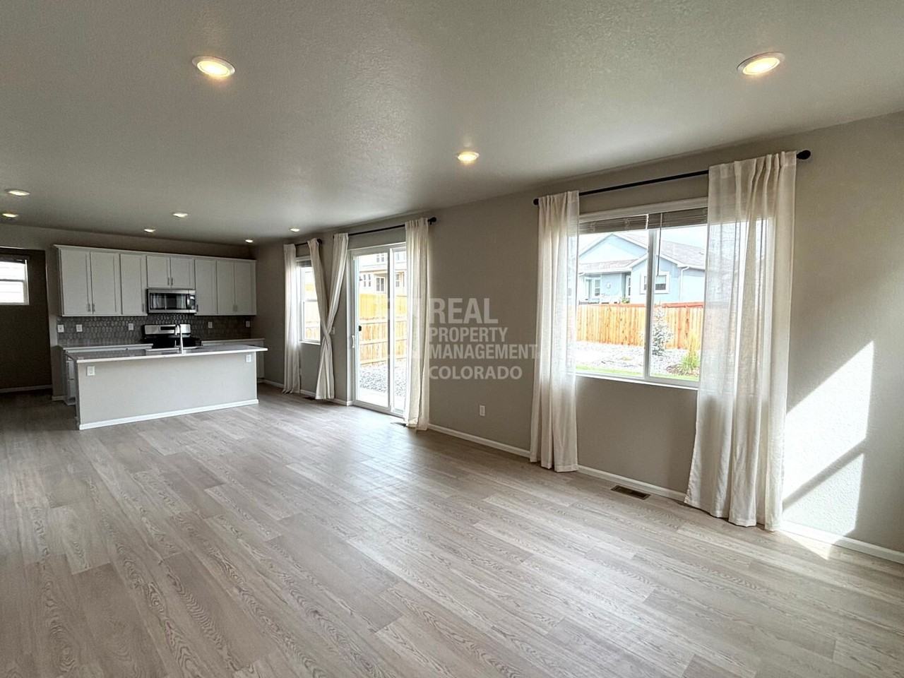 13470 Valley Peak Dr - Photo 3 of 24