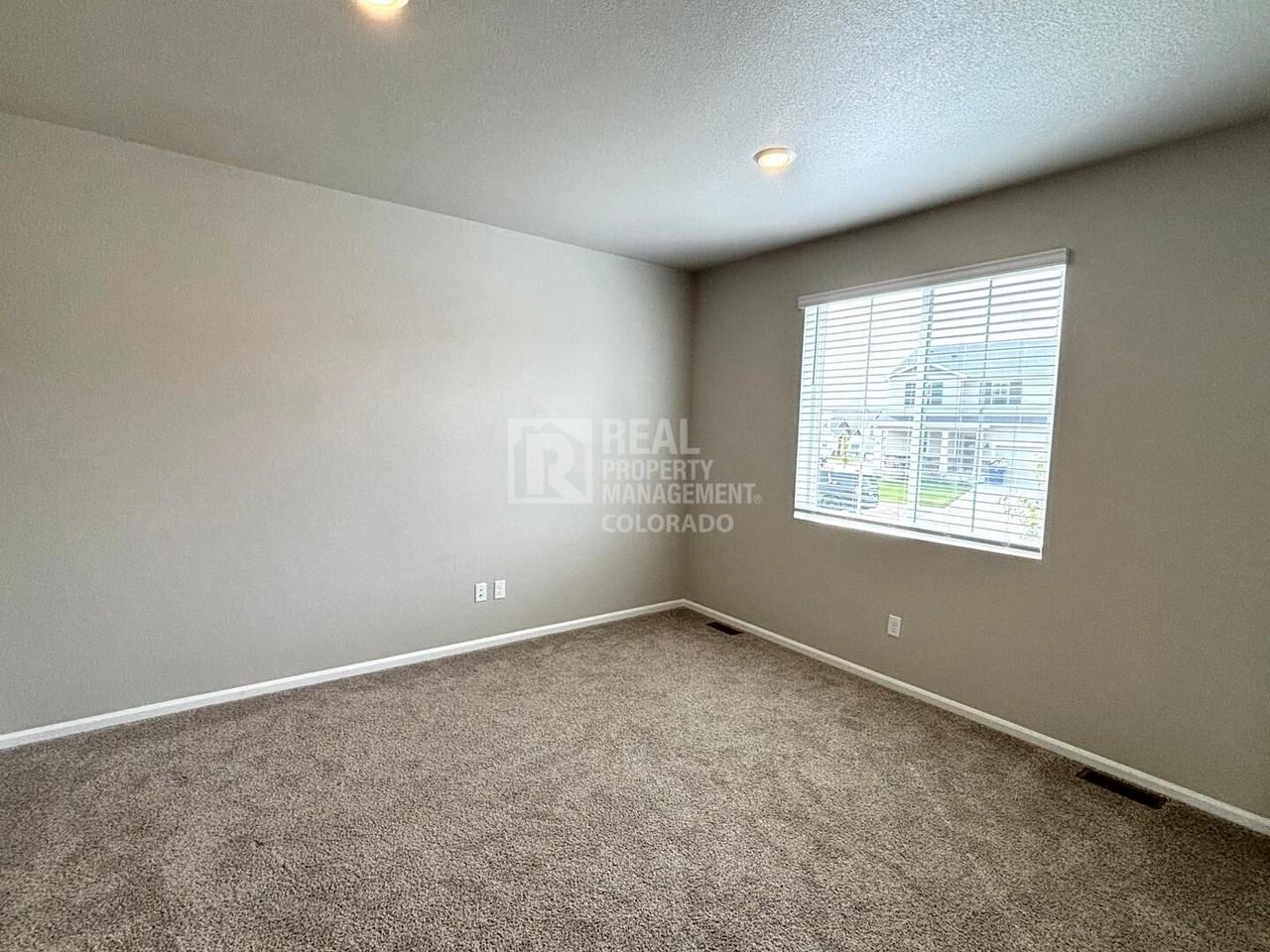13470 Valley Peak Dr - Photo 5 of 24