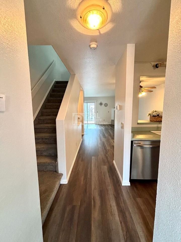 119 Iveystone Ct - Photo 3 of 16