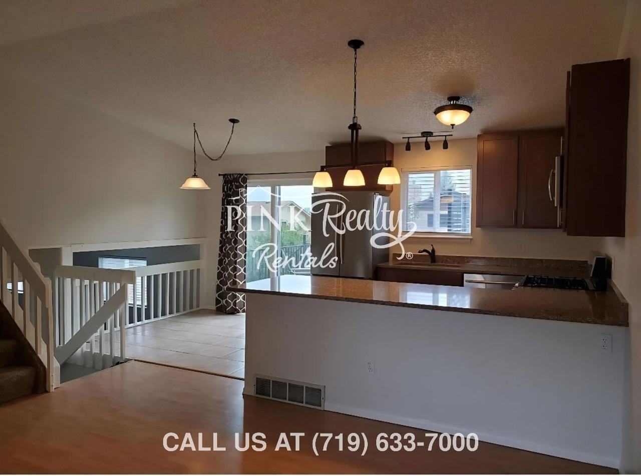 6502 Lange Dr - Photo 3 of 11