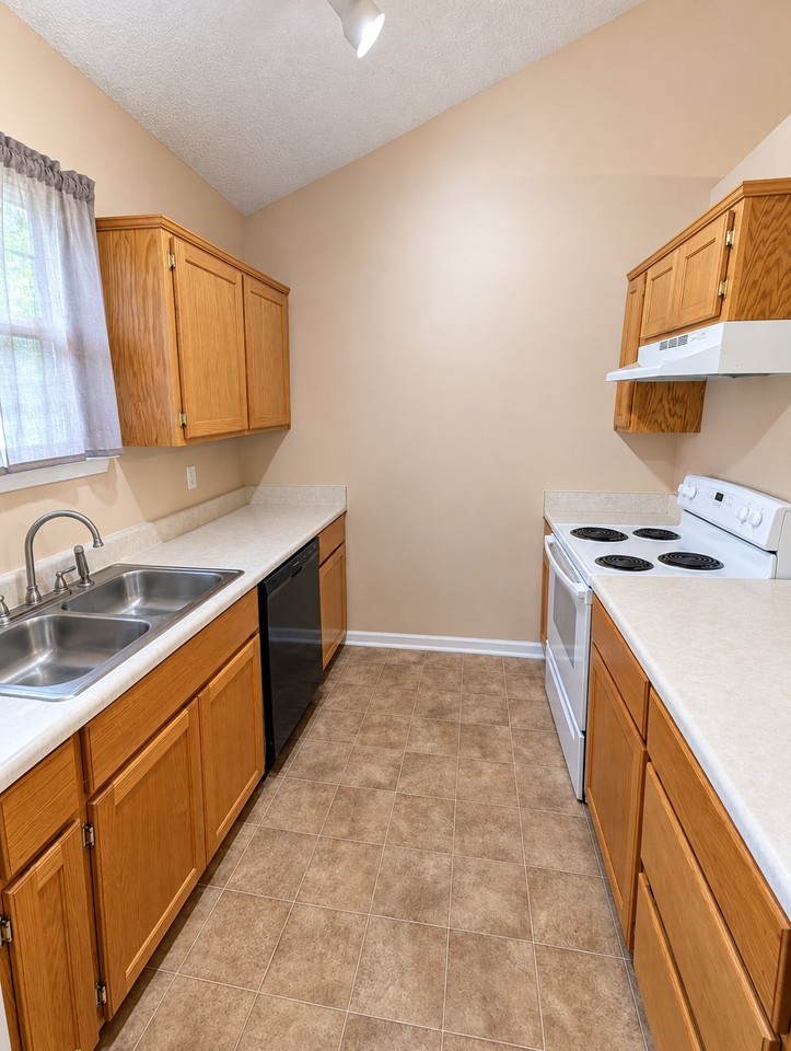416 Madison Ave - Photo 3 of 20