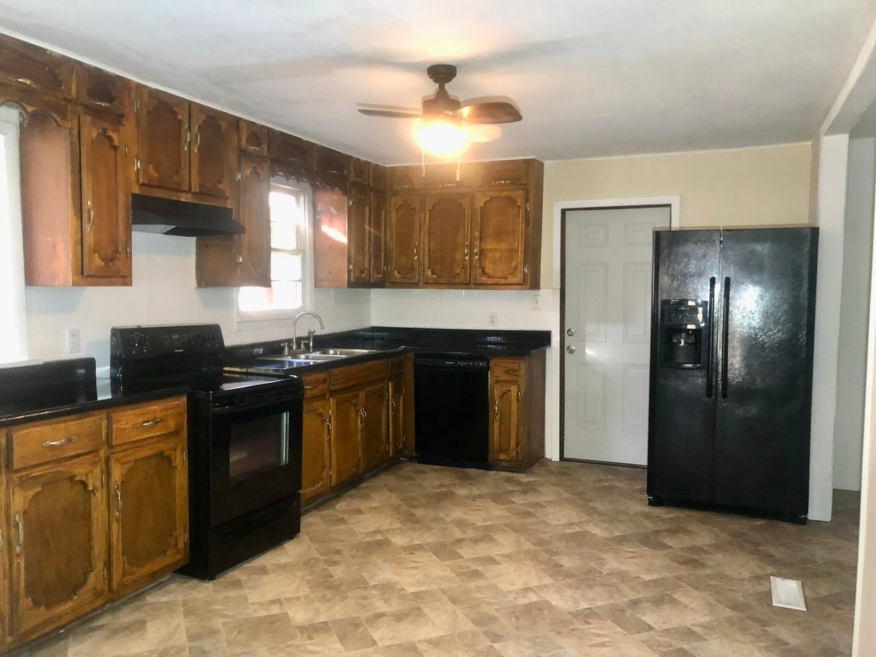 3516 Truman Ave - Photo 4 of 9