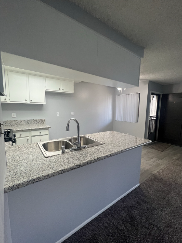 212 S Ohio St #7 - Photo 2 of 22