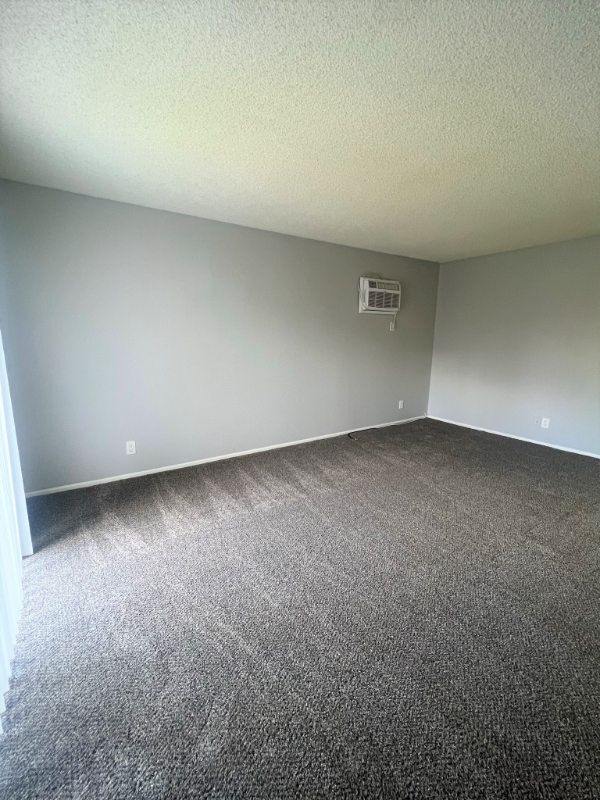 212 S Ohio St #7 - Photo 4 of 22