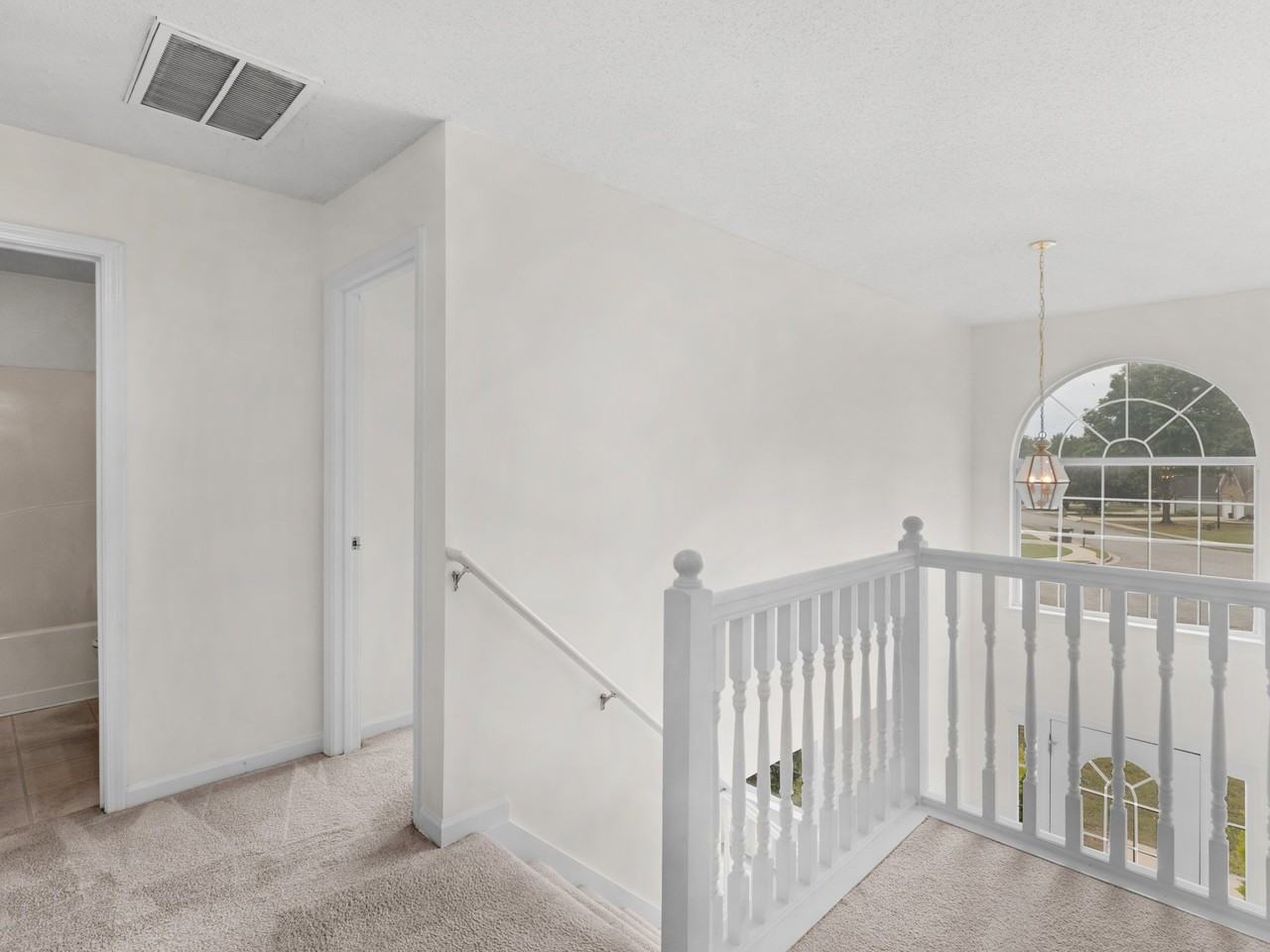 327 Ermines Way - Photo 7 of 40