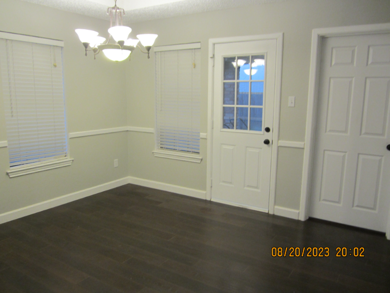 928 Meadowlark Dr - Photo 5 of 10