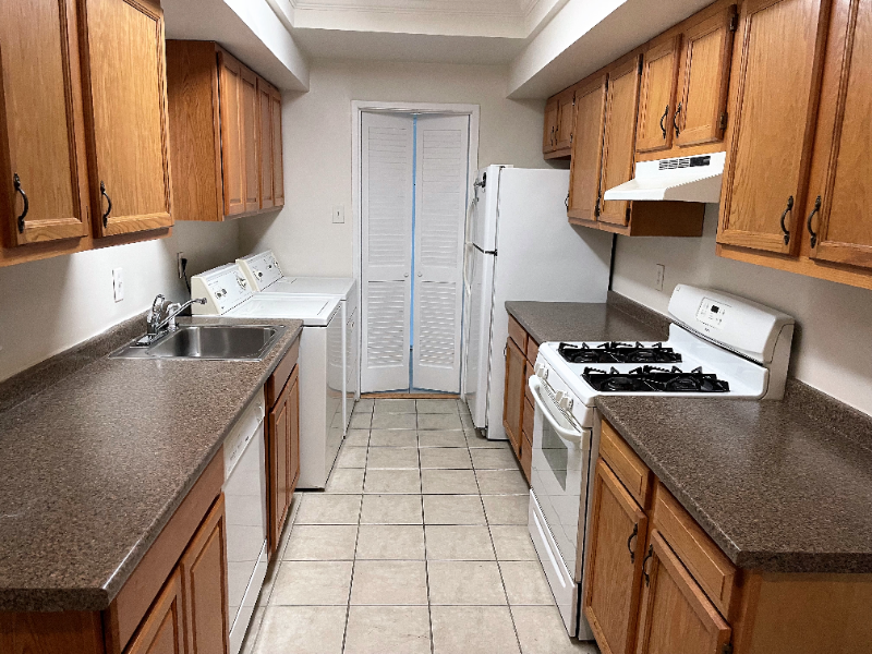 10222 Prince Pl #201 - Photo 7 of 23