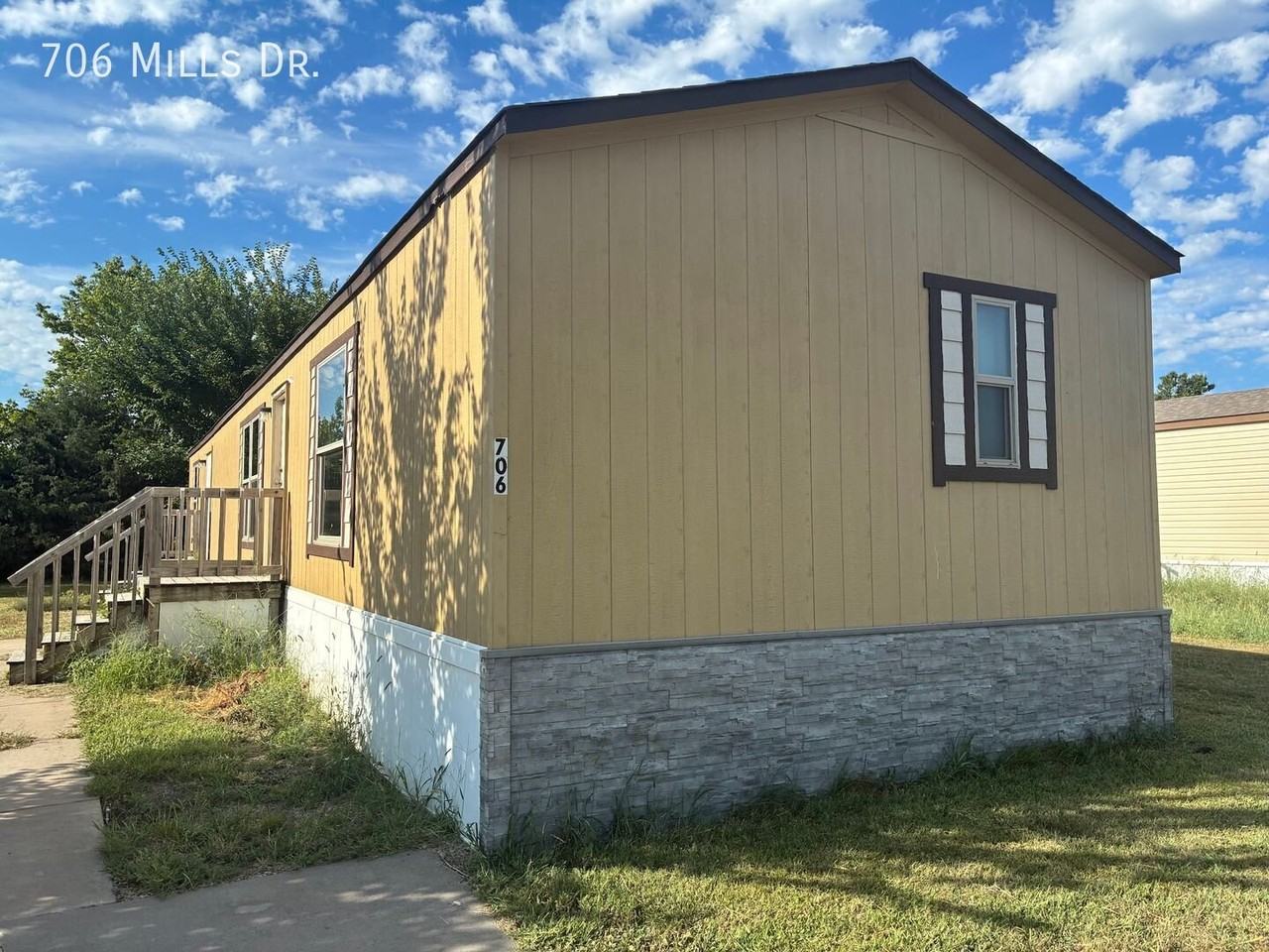 706 Mills Dr - Photo 2 of 19