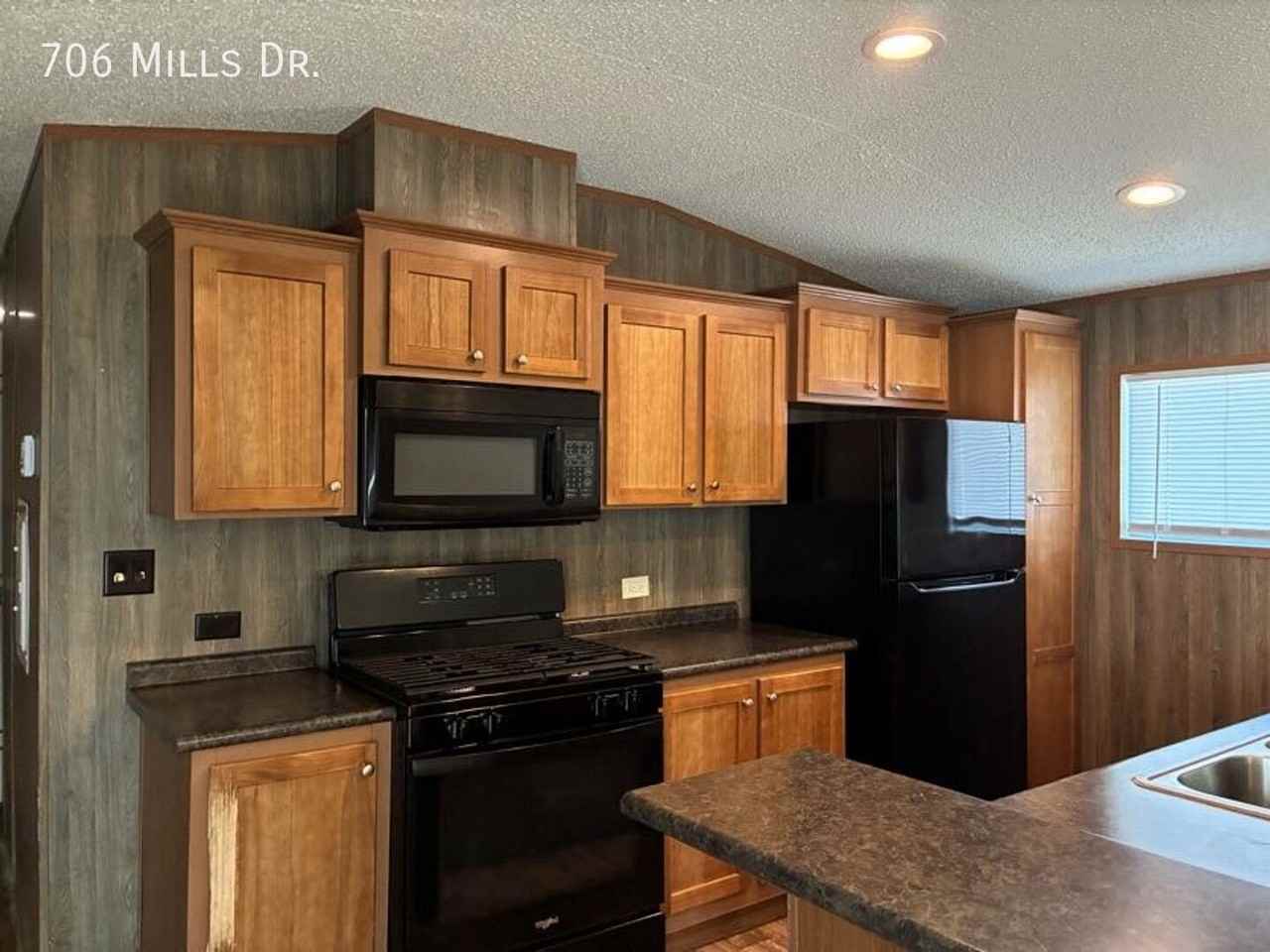 706 Mills Dr - Photo 7 of 19
