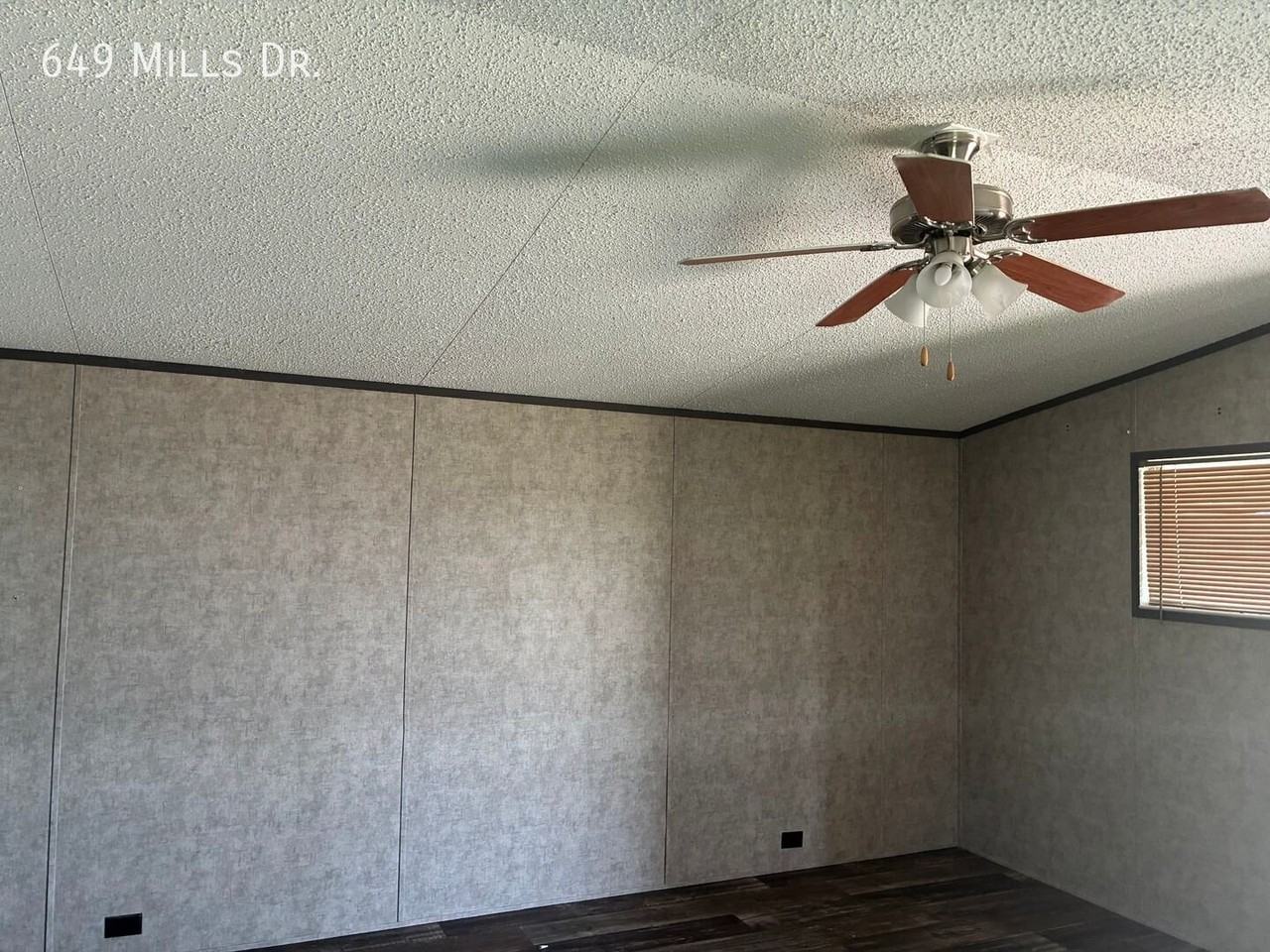 649 Mills Dr - Photo 3 of 13