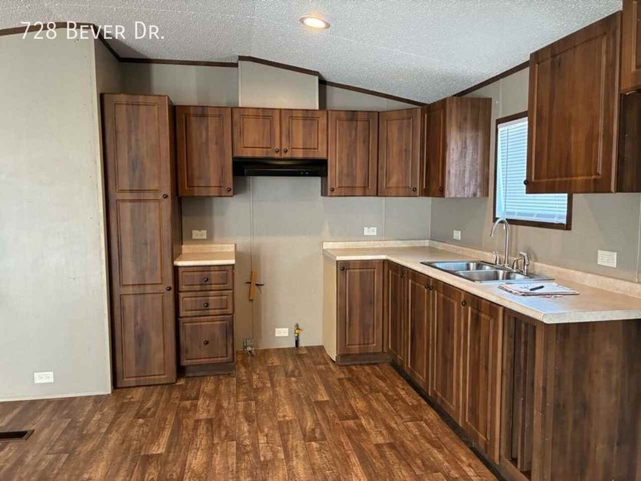 728 Bever Dr - Photo 6 of 18