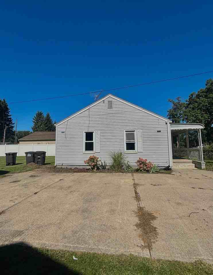 15758 Oldham St - Photo 4 of 8