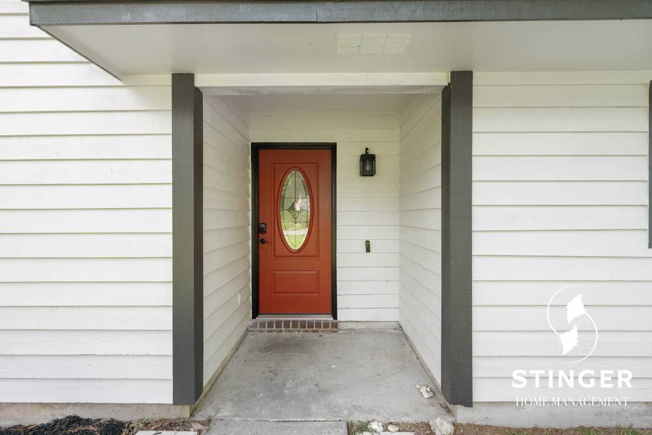 4 Chesterfield Lake Dr - Photo 3 of 37